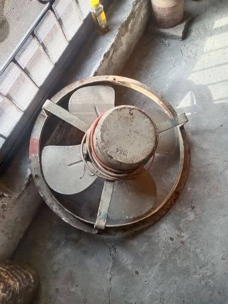 Exhaust fan 9/10 condition 2