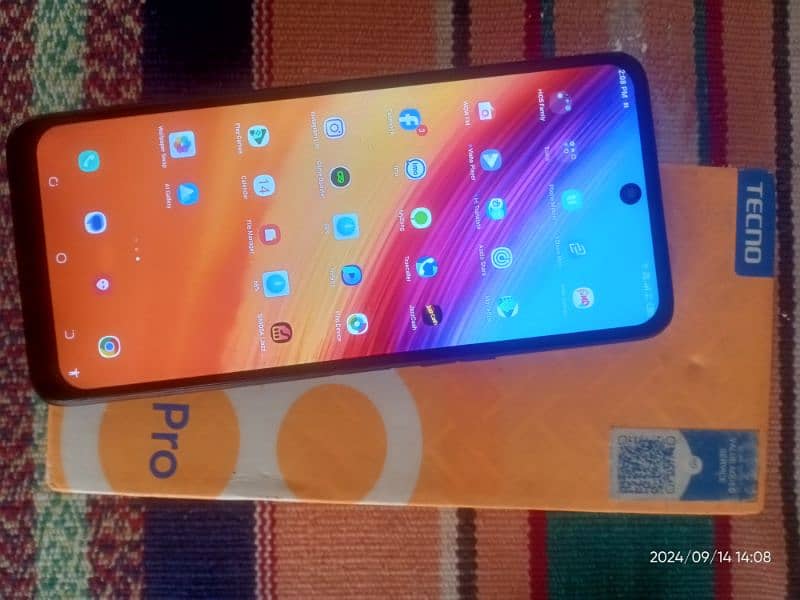 Tecno Spark 8 pro 2