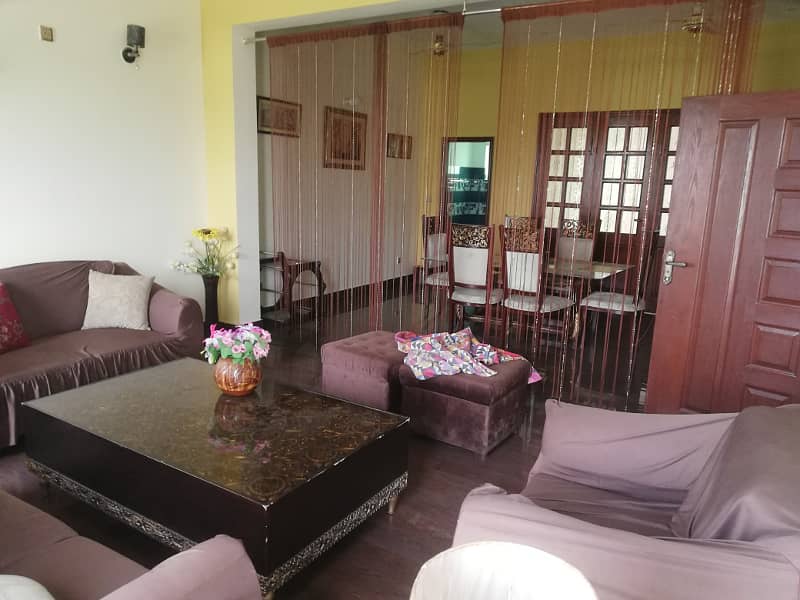 House FOR RENT Upper Portion Gas Avaiable 9