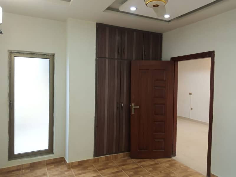 Flat For Sale In Islamabad E 11 4