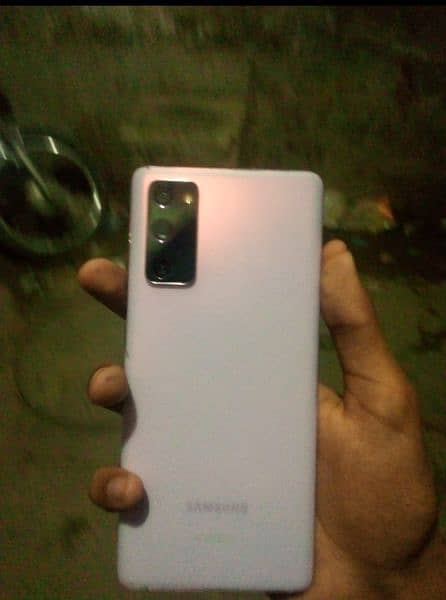 samaung galaxy s20 fe 1