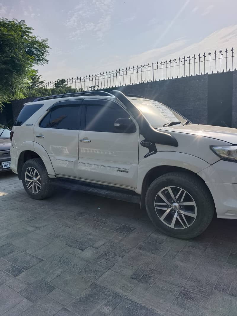 Toyota Fortuner 2.7 vvti 2015 1