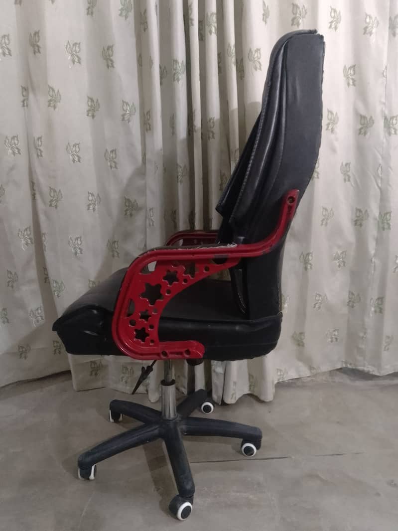 Office Chair / Computer Chair Available for sale 3