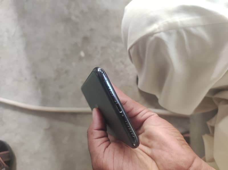 iPhone 11pro max pta aproved 10by10 better helth 76 storge 64 2