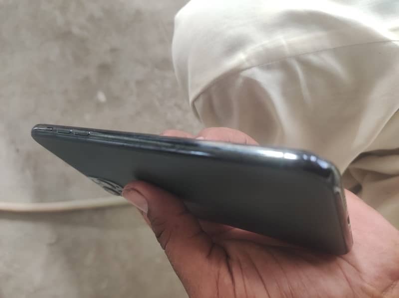 iPhone 11pro max pta aproved 10by10 better helth 76 storge 64 4