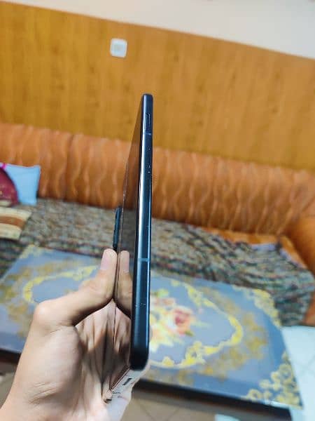 Samsung Z Fold 3 1