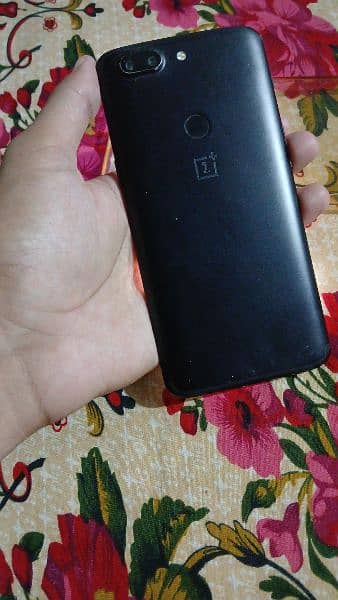 One plus 5t 4