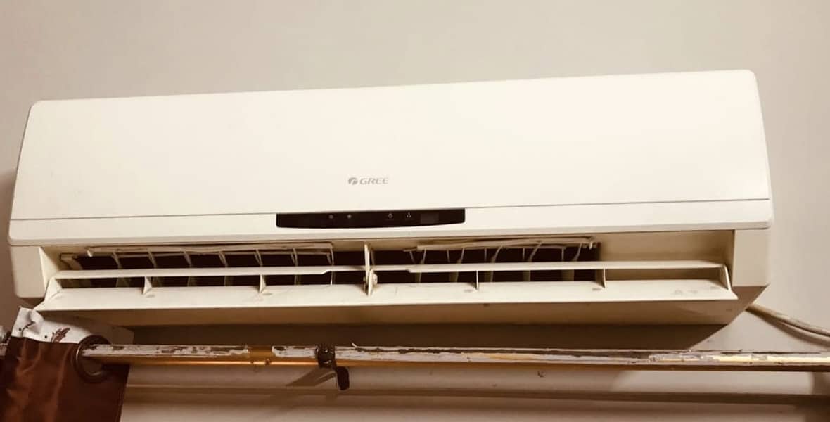 Gree Split AC 1.5 ton, Model: GS-18CZ7, Cream color, Like brand new 0