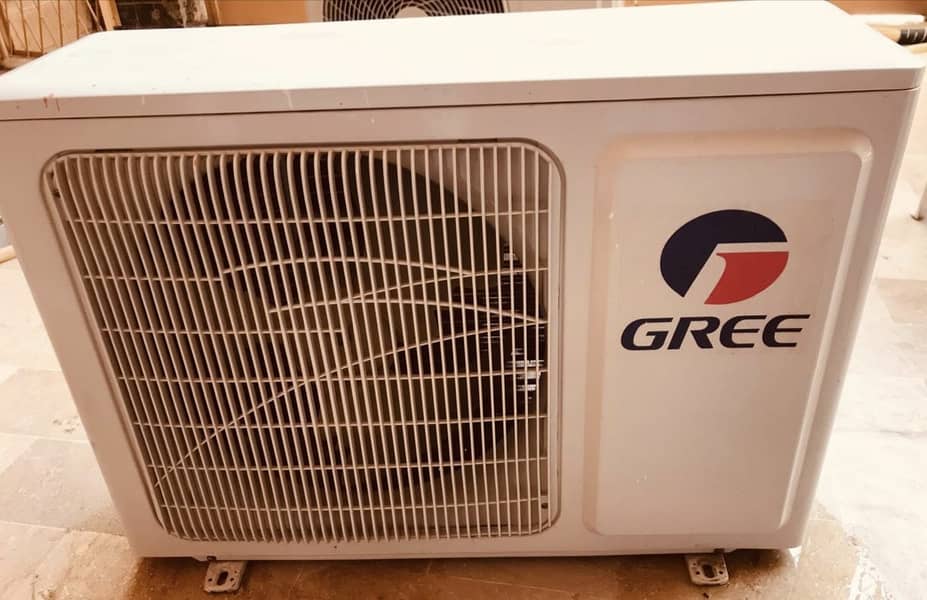 Gree Split AC 1.5 ton, Model: GS-18CZ7, Cream color, Like brand new 5