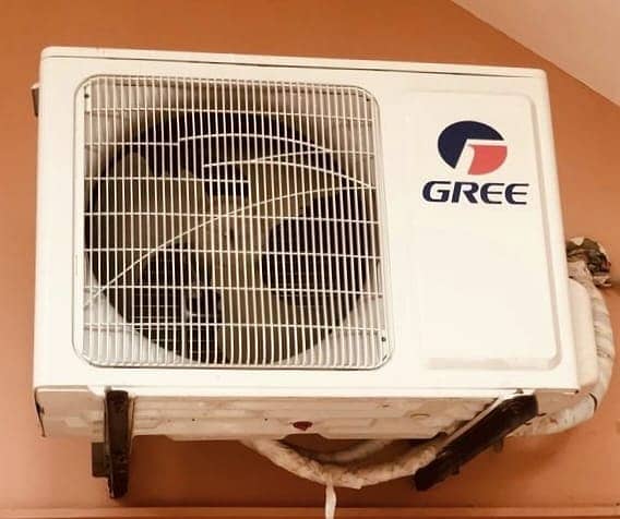 Gree Split AC 1.5 ton, Model: GS-18CZ7, Cream color, Like brand new 8