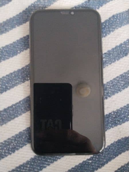 Iphone 11 with 128 gb RAM 4