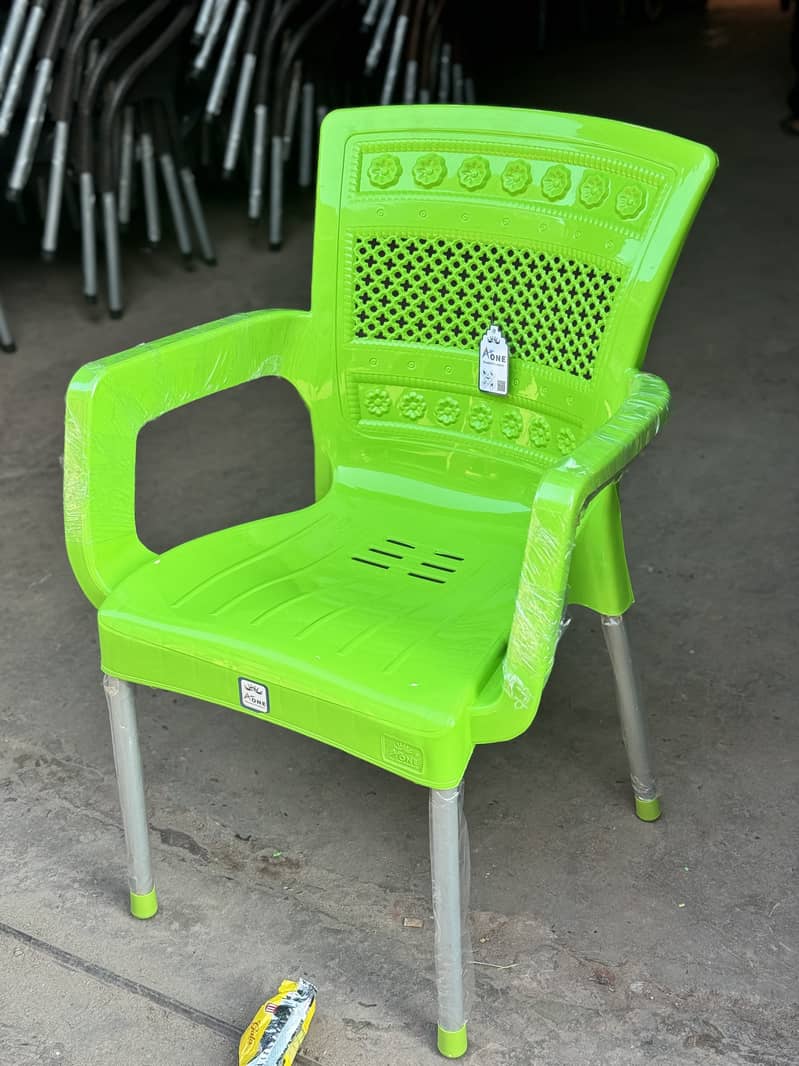 Super Relaxo Pure Steel Plastic Chair 1