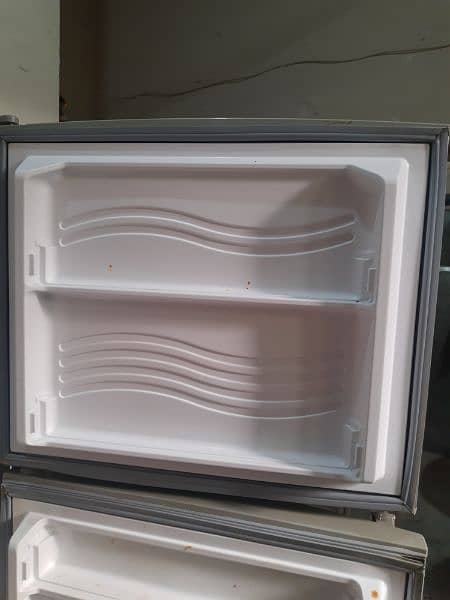 Dawlance Refrigerator for sale. "URGENT SELLING" 4