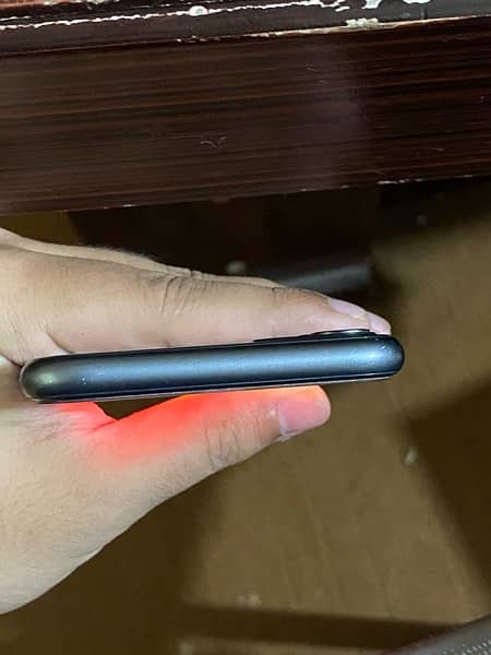 Iphone 11 64 gb pta approved 5