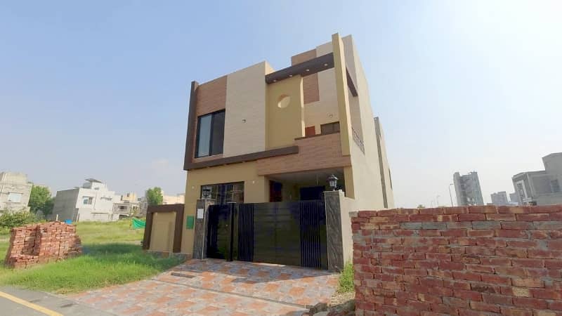 To sale You Can Find Spacious Prime Location House In OLC - Block A 1