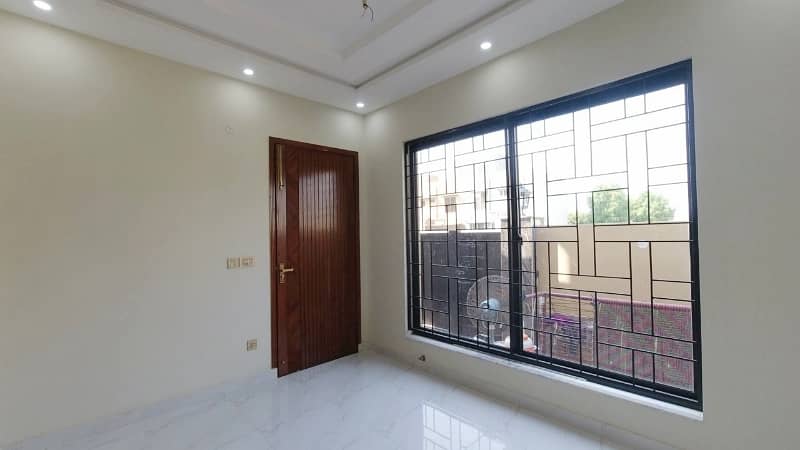 To sale You Can Find Spacious Prime Location House In OLC - Block A 6