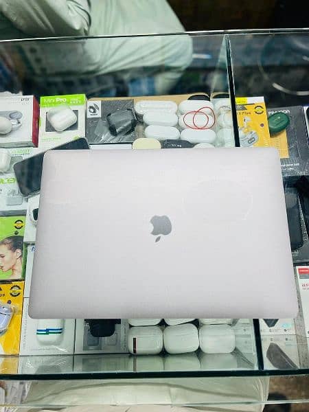 Macbook Pro A1707 Mid 2017 model 5