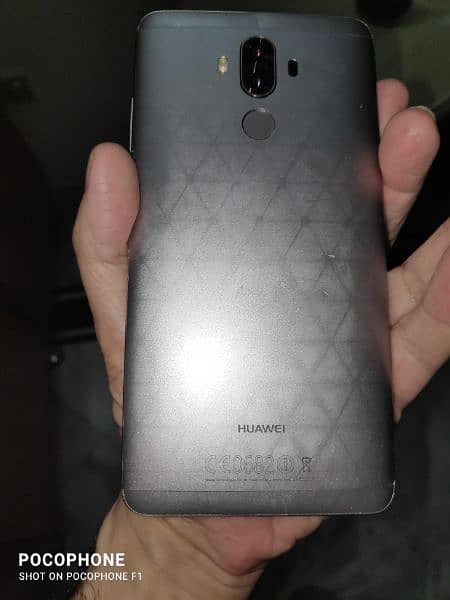 Huawei Mate 9 10