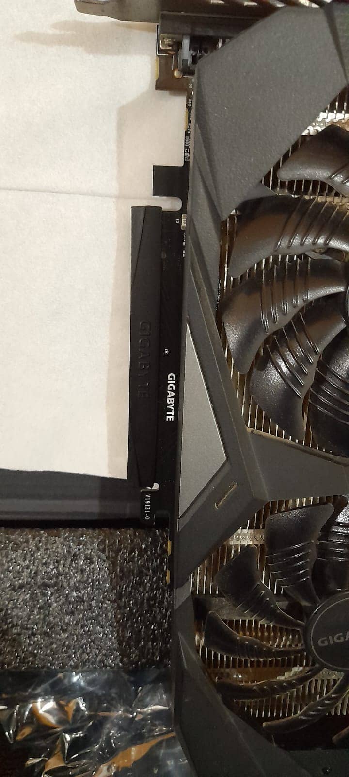 Graphics Card Gigabyte GTX 1650 Super - 37.5K 4