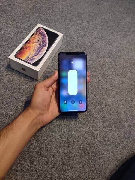 iPhone XS Max 64Gb Pta Approved 1