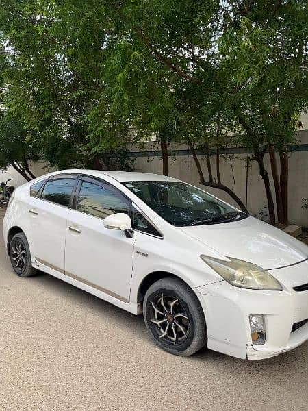 Toyota Prius 2011-14 1