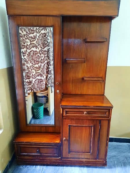 Wooden Dressing Table With Light 1