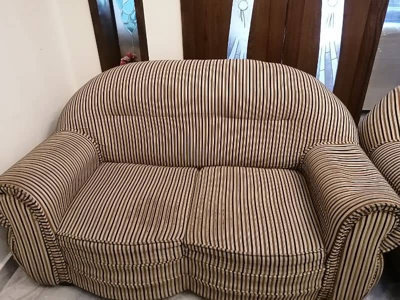 Used Sofa Set Available for sale - 6 seater 3