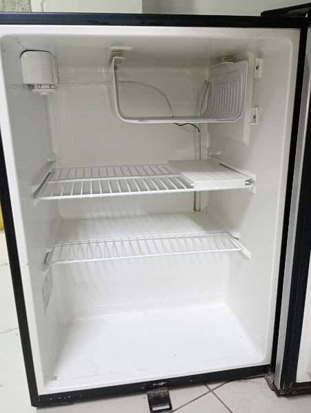 Haier Room Fridge Very Good condition HR-126BL 2