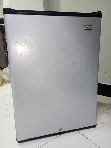 Haier Room Fridge Very Good condition HR-126BL 4