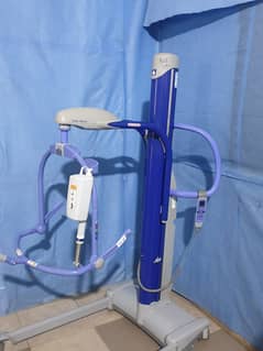 Arjo Maxi-Move Electric Patient Hoist with Controller