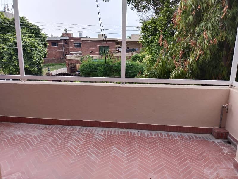 Facing Park / Masjid 1Kanal Beautiful Out House Available For Sale DHA Phase 3 0