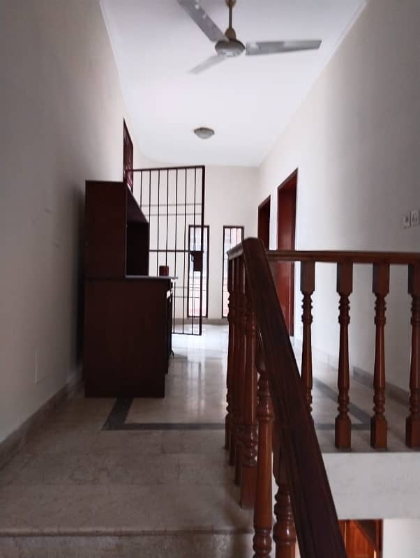 Facing Park / Masjid 1Kanal Beautiful Out House Available For Sale DHA Phase 3 20