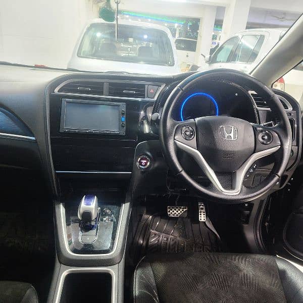 Honda Fit hybird 2016 modell prl black 2