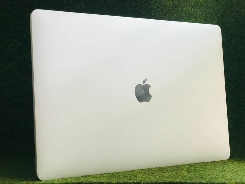 APPLE MACBOOK PRO 2019/ Ci9/16GB RAM/512GB SSD/15" RETINA DISPLAY 1