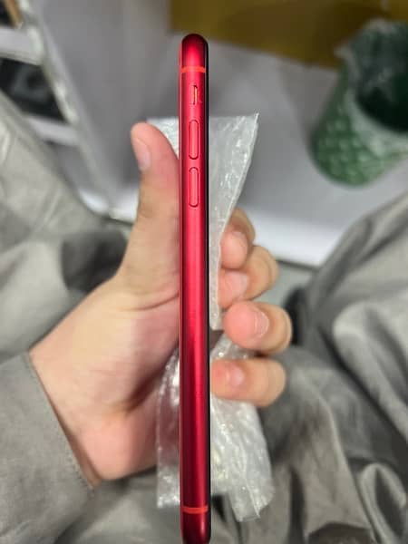 IPhone 11 128GB red colour 2