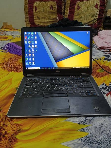 Dell latitude E7440 0