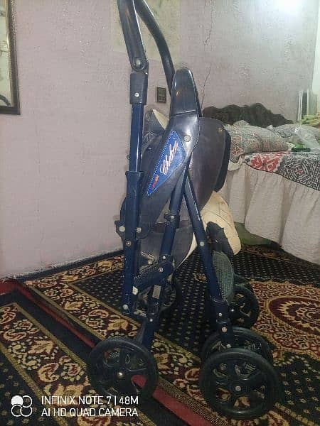 Imported pram in excellent condition 5