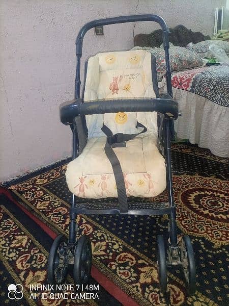 Imported pram in excellent condition 7