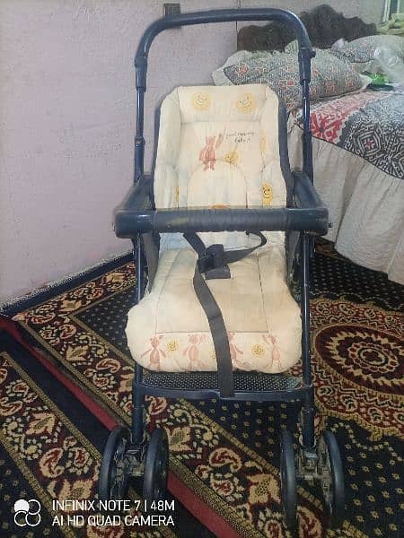 Imported pram in excellent condition 8