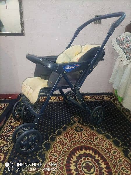 Imported pram in excellent condition 12