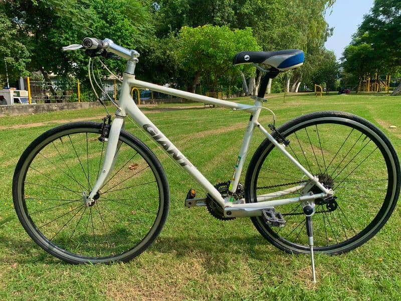 Cannondale, Giant Hybrid/Mountain Bicycles 3