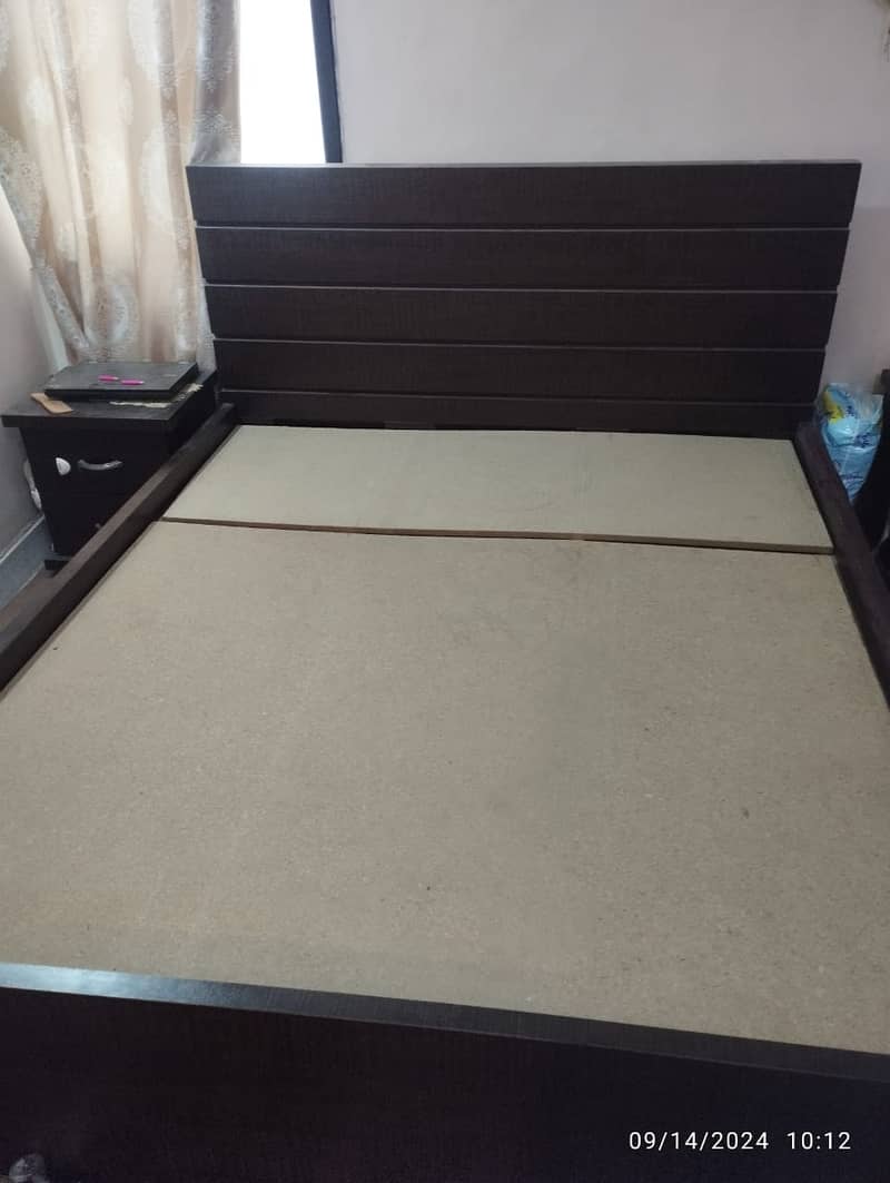 It is queen size custamized double bed made of lumination material. 0