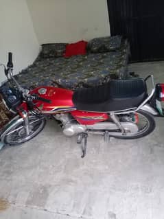 Honda CG 125 bike