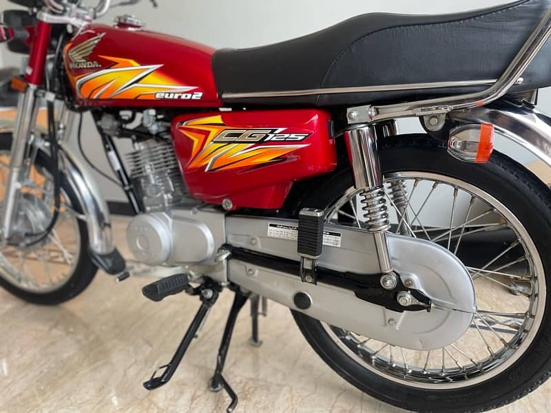 Honda 125  21 Model 2