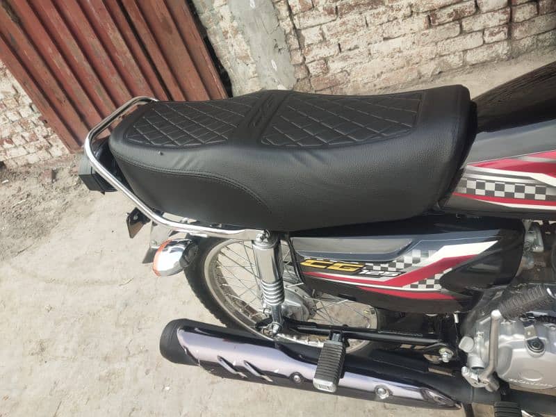 Honda CG 125 2024 lash candishan hi 1143. KM used only 1