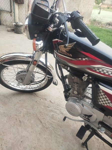 Honda CG 125 2024 lash candishan hi 1143. KM used only 3