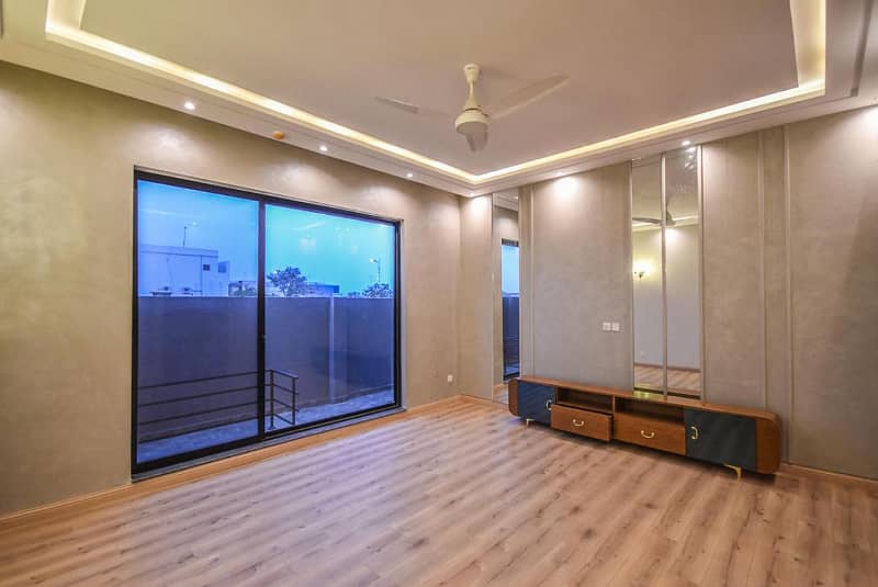 One Kanal Ultra Modern Bungalow Situated At Most Prime Location Near Park And Market 27