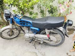 I am selling Honda 125 good condition