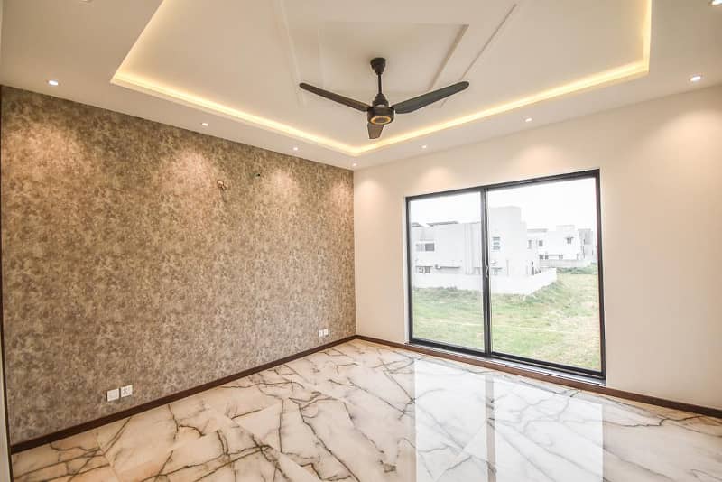 Mazhar Munir Design One Kanal Modern Bungalow Near Dolmen Mall Top Location 42