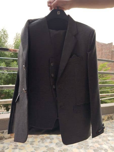 3 piece suit | size 26 | dark grey |  with tie and shirt. 3